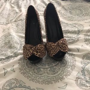 Leopard pumps
